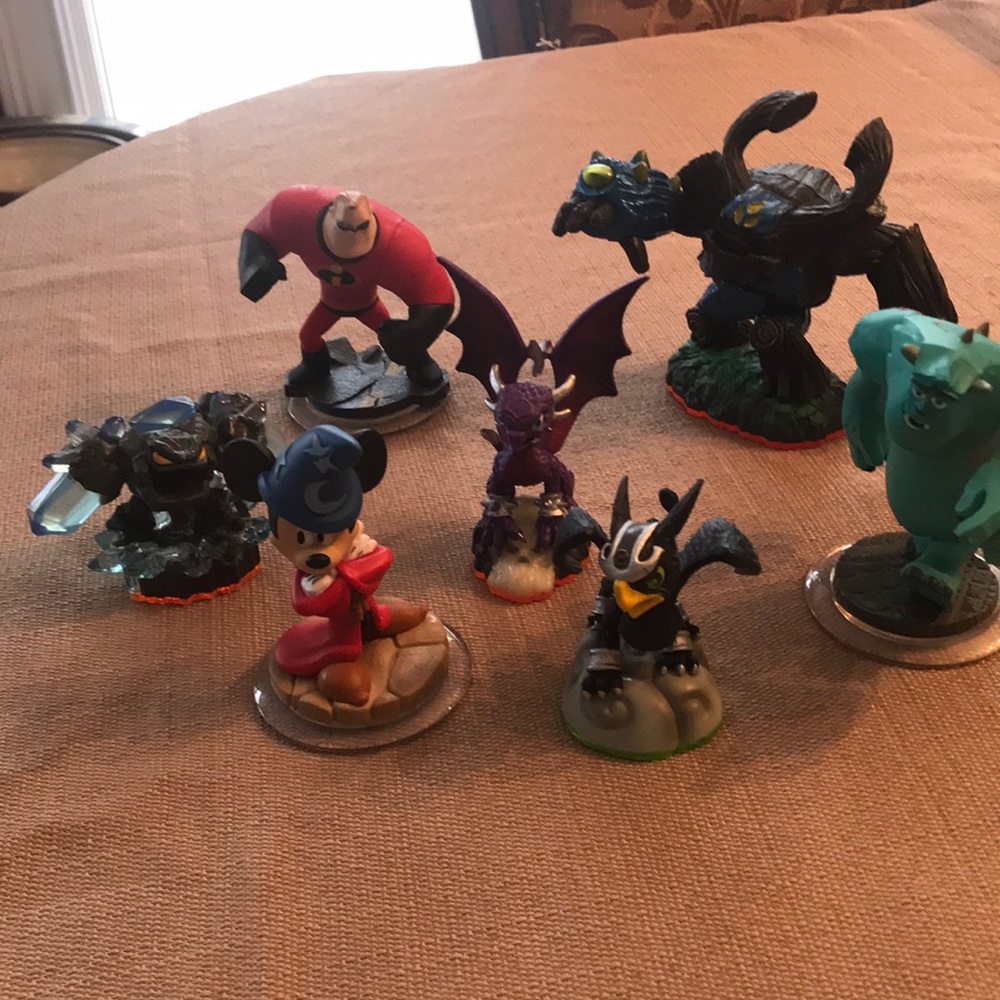 7 skylander toys for the game